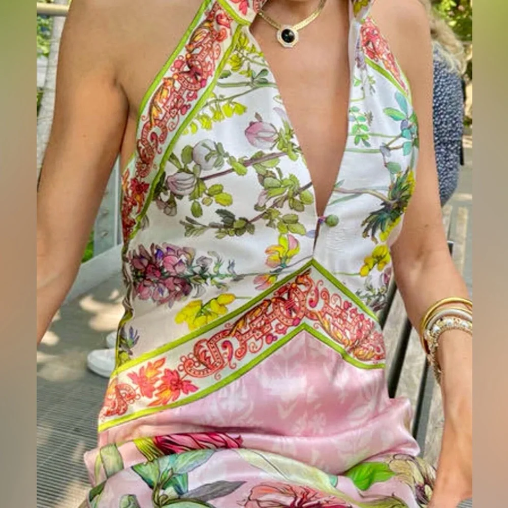 ❤️Hello Gorgeous! Printed Halter Neck Backless Maxi Dress - Picture 4 of 10